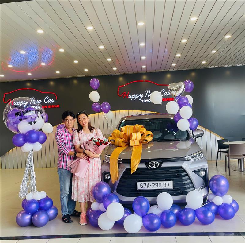 Bàn giao xe cho gia đình Anh Ngân Chị Kiều - Thoại Sơn xe AVANZA